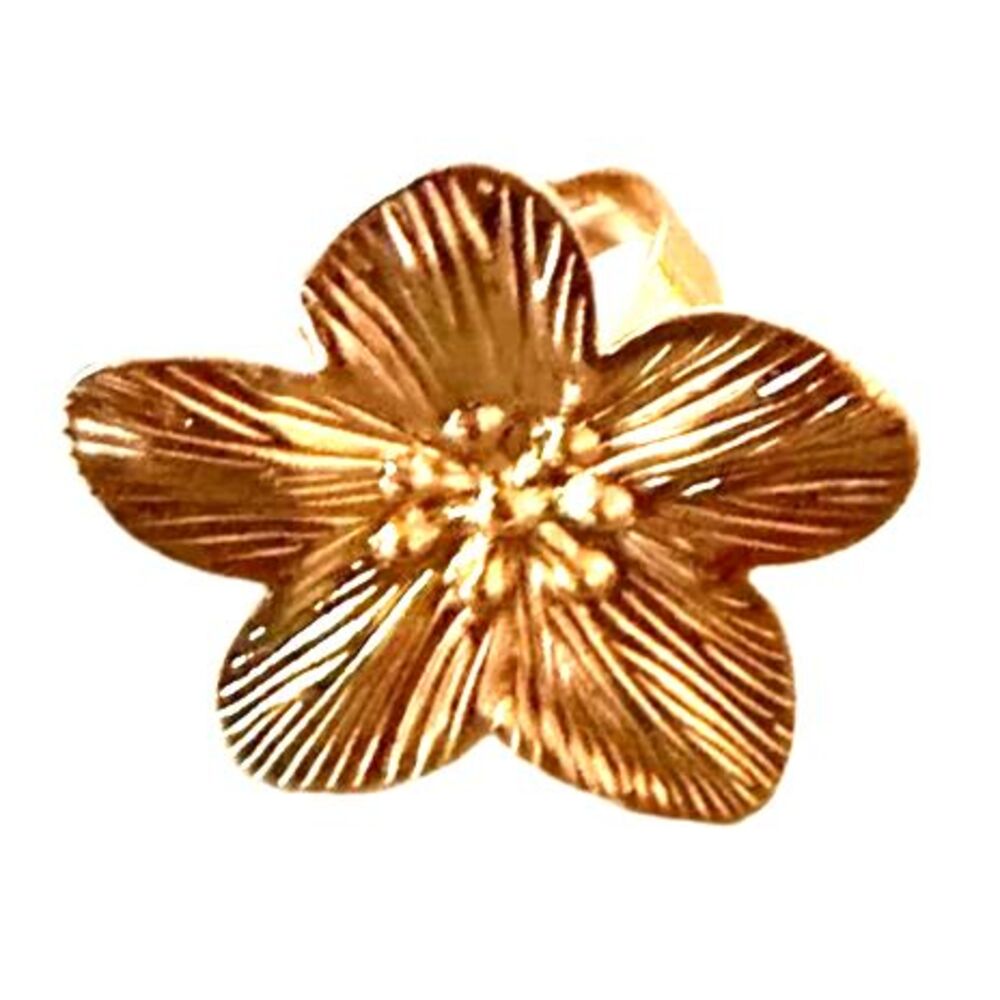 NWT Metal Three-Dimensional Petal Flower Ring